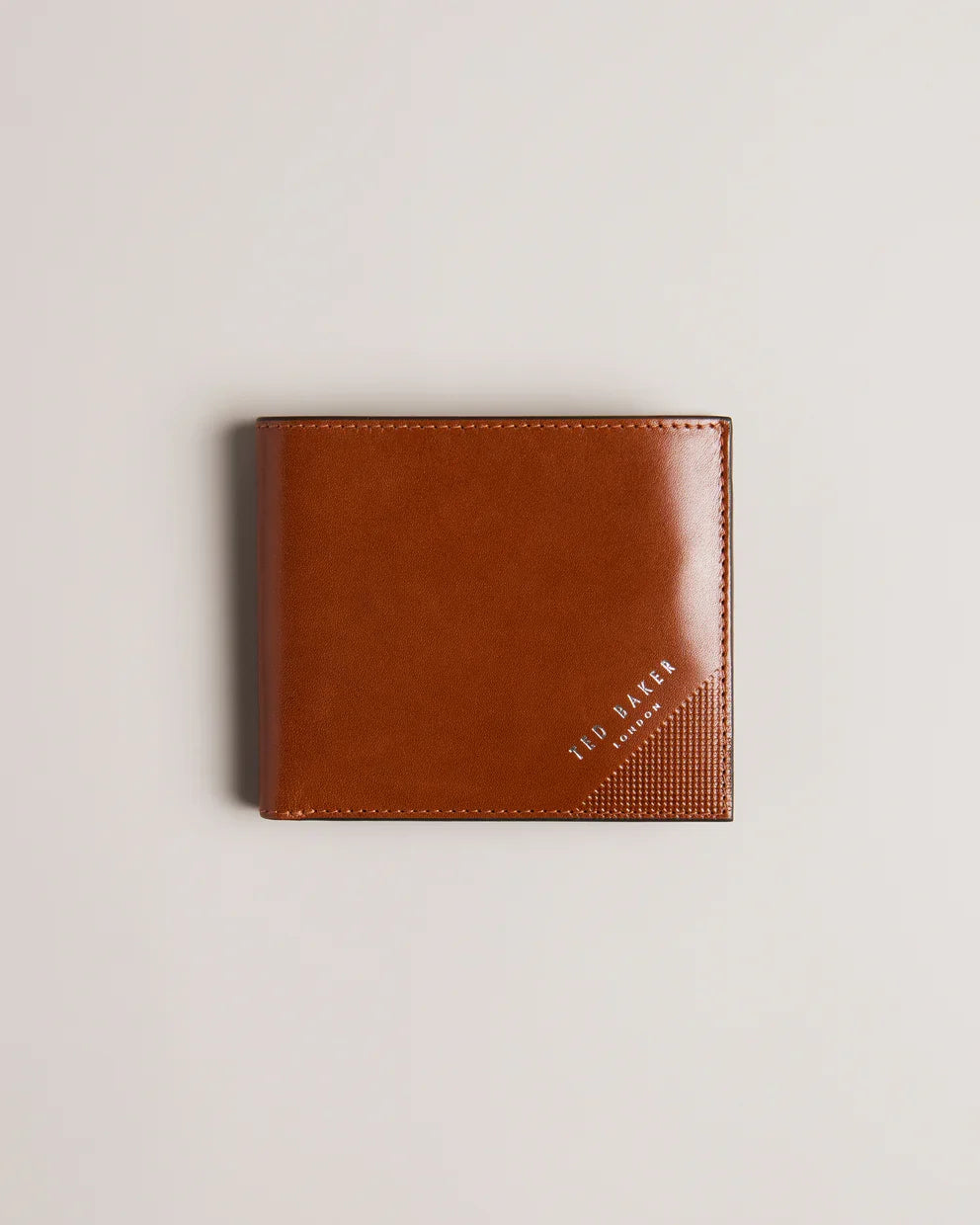 PRUGS: Embossed Corner Leather Bifold Coin Wall