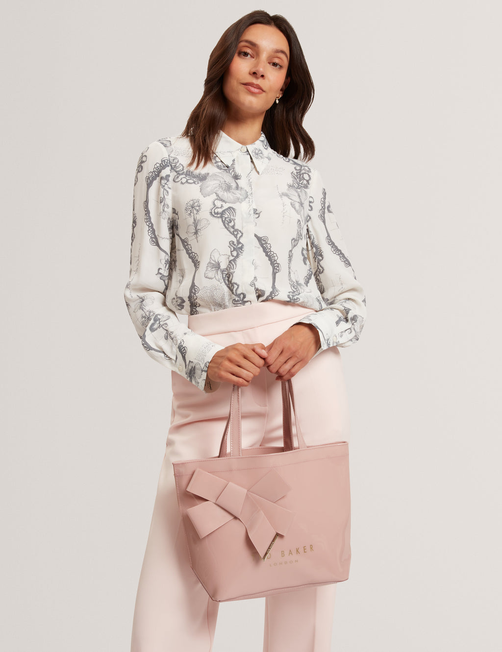 Women's NIKICON: Small Icon Bow