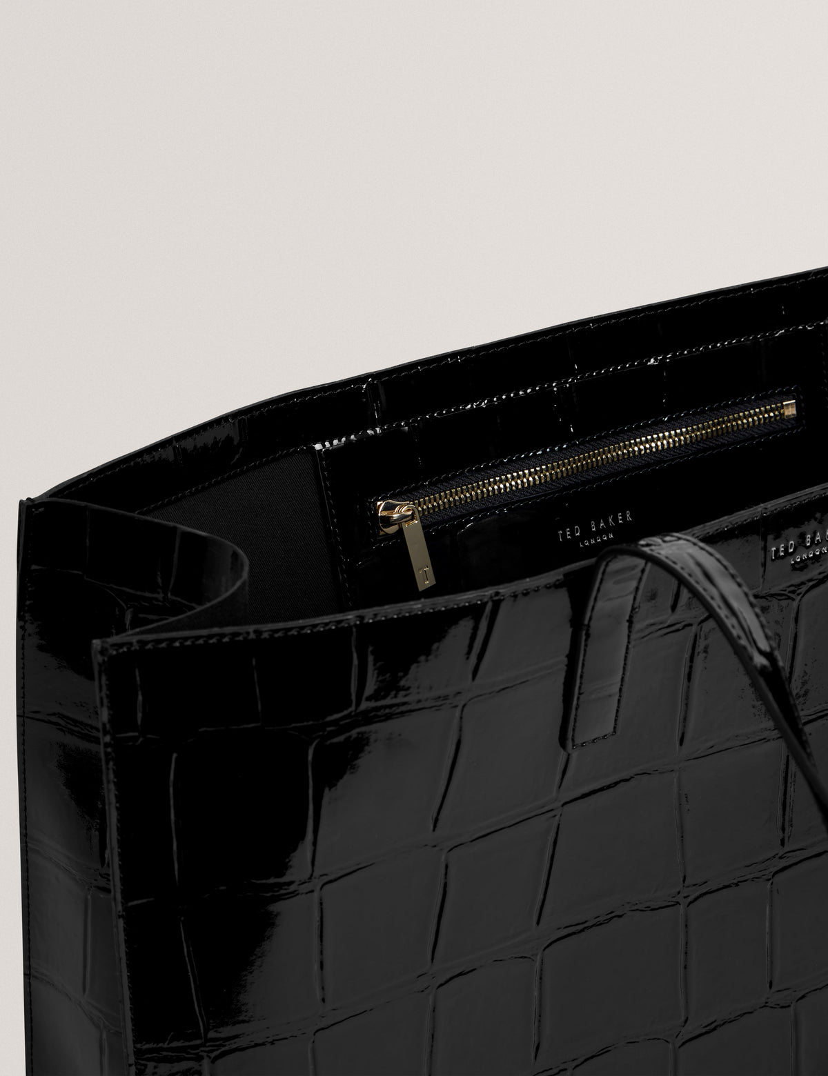 Women's VIVVIEN: Croc Effect Extra Large Icon Bag - 2025