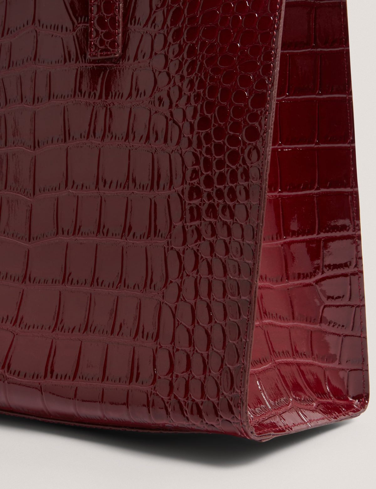 WELONA: Elongated Croc Icon Bag
