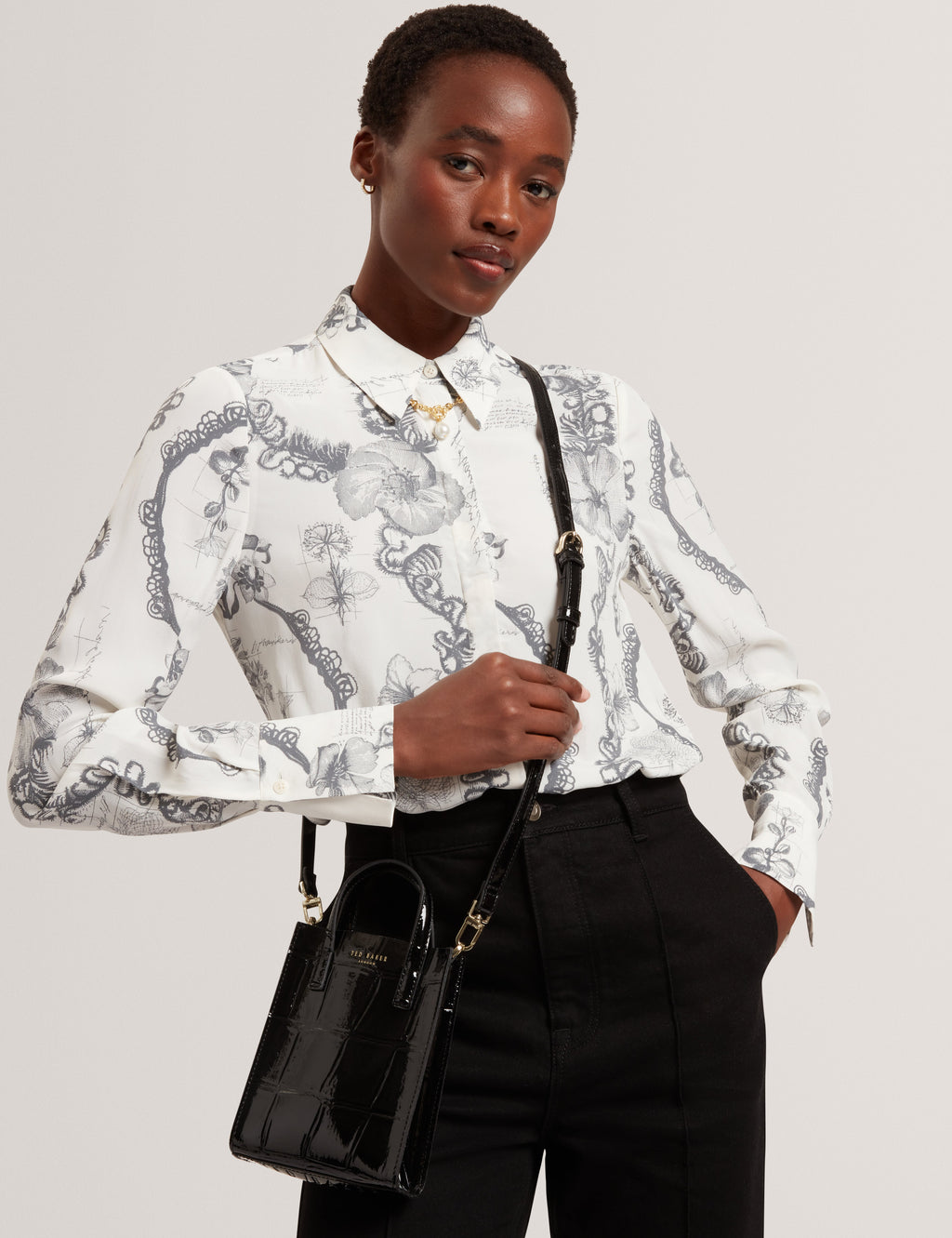 VIIENNA: Croc Effect Mini Icon Bag