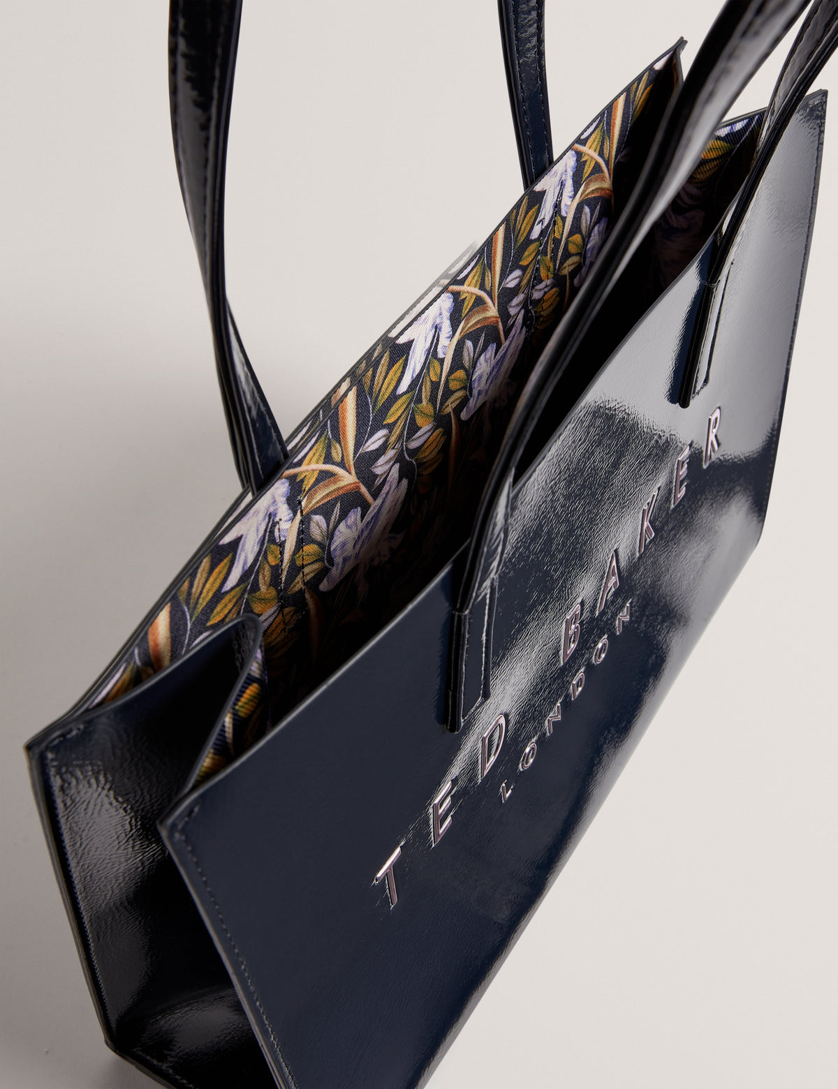 Women's CAMIYLA-Elongated Printed Crinkle Icon Bag