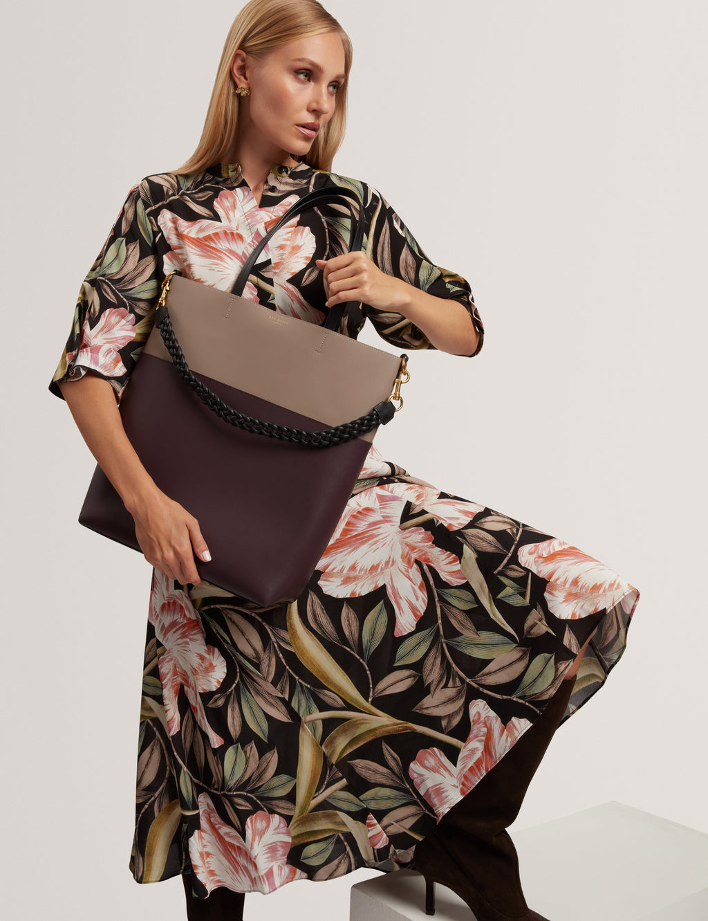 WYNSLOW: Woven Handle Colourblock Large Bag