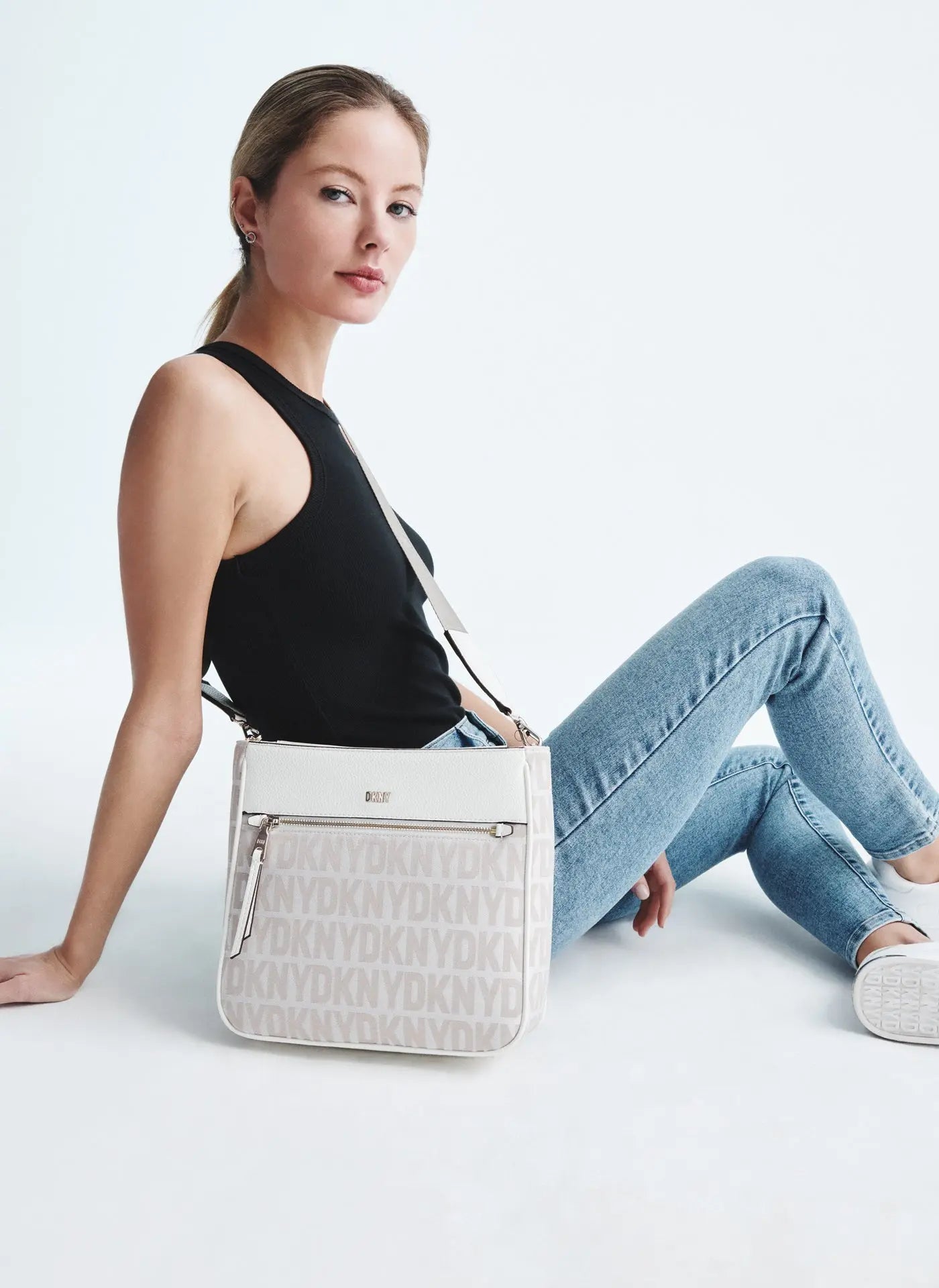 ZOIE MESSENGER - Bellabags DKNY