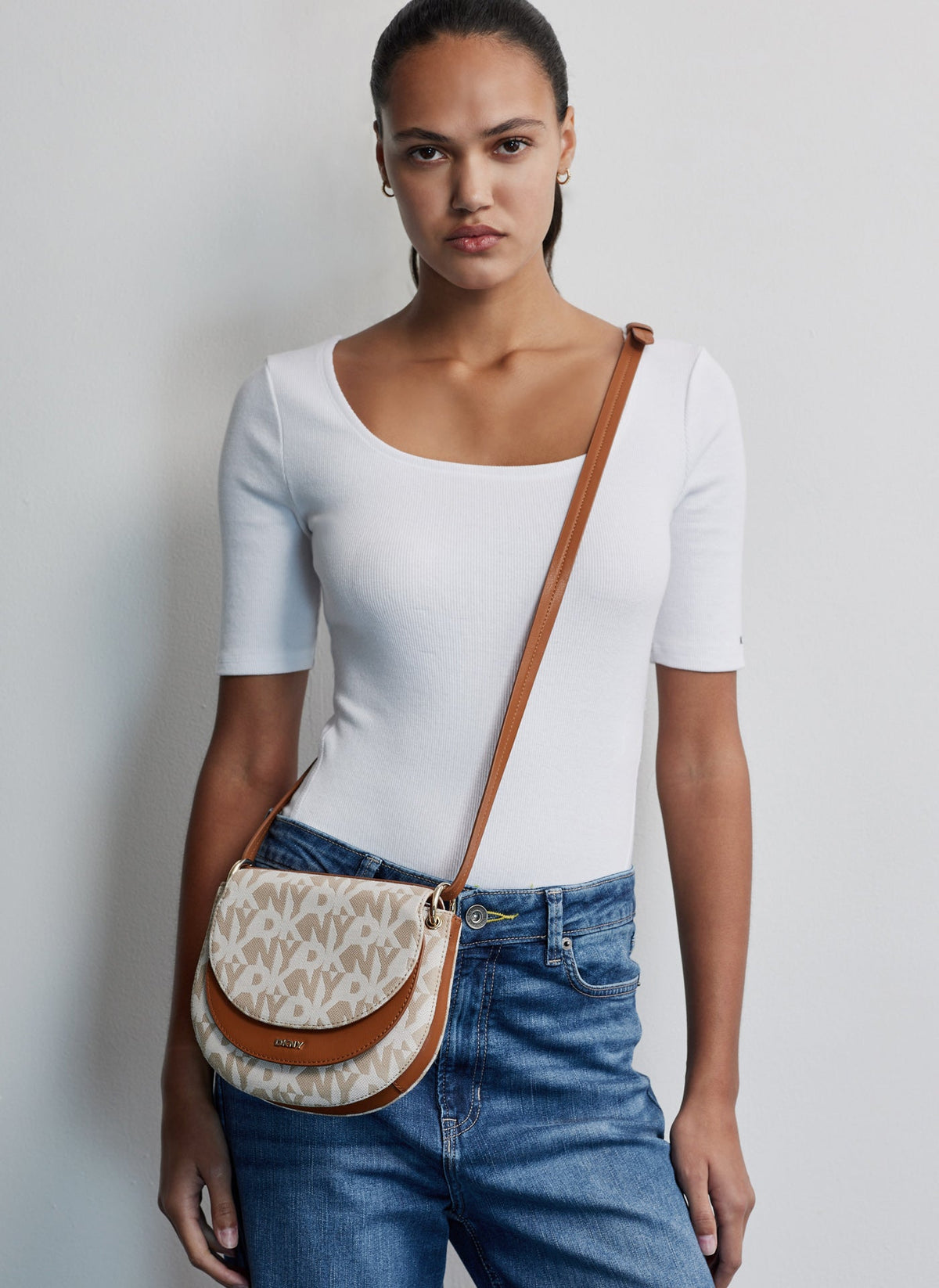 GRAMERCY MEDIUM FLAP CROSSBODY - By DKNY - Invoque