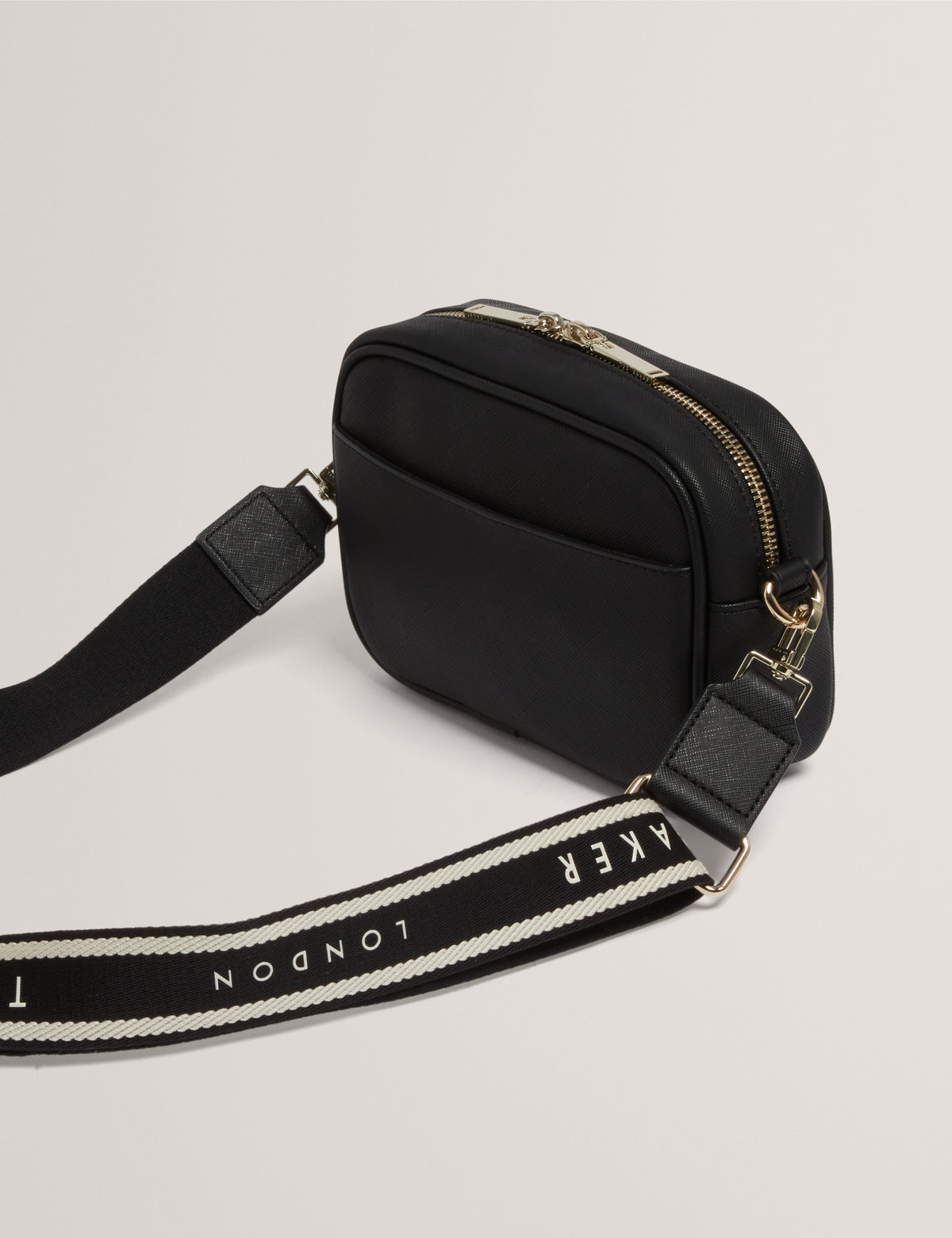LOUEEY: Webbing Detail Camera Bag